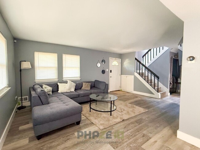 Building Photo - 9481 Cameldriver Ct