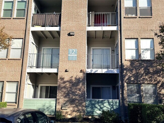 Photo - 12166 Metric Blvd Unidad 339