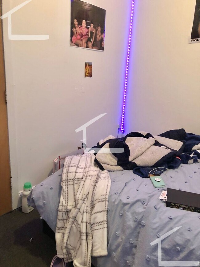 Photo - No Brokers Fee, Large 3 Bedroom in South End, Eat-in Kitchen, Dishwasher, Laundry on a Site