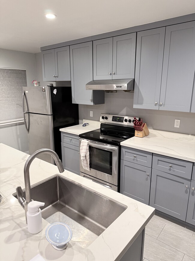 Photo - 2241 Village Ct Unidad 2