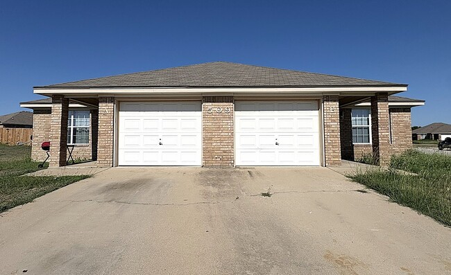 Building Photo - 509 Primrose Dr Unit B Rental