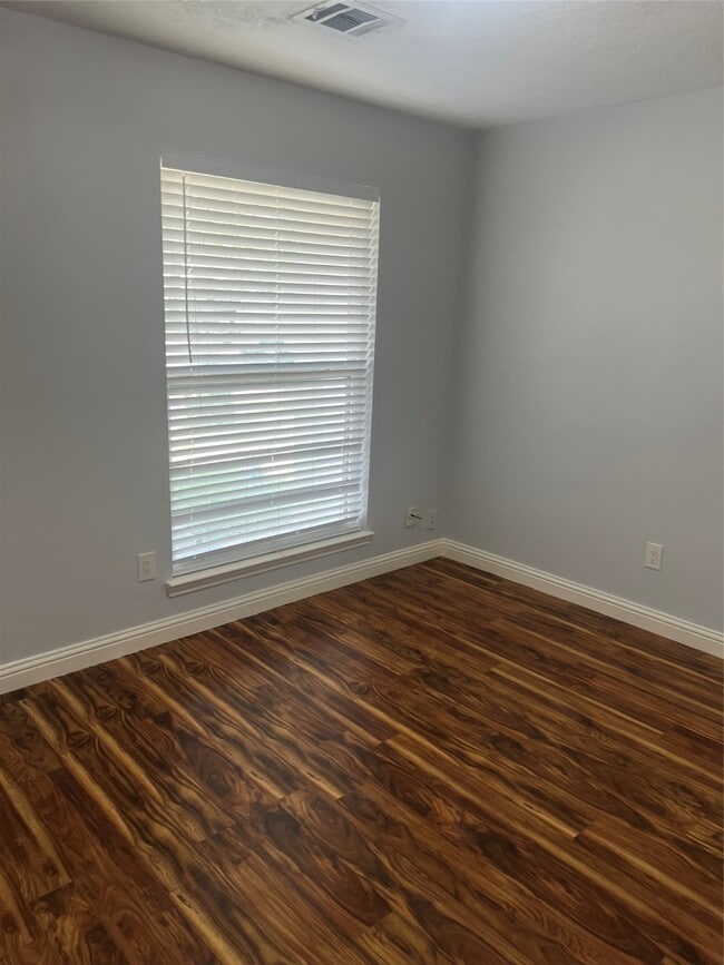 Photo - 15303 Riverside Grove Dr