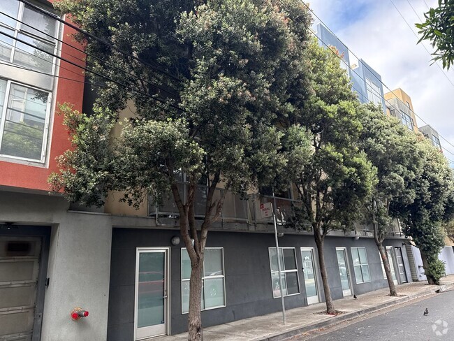 Building Photo - EPIC REA- Great SOMA Loft w/View - 1 BR/2 ...