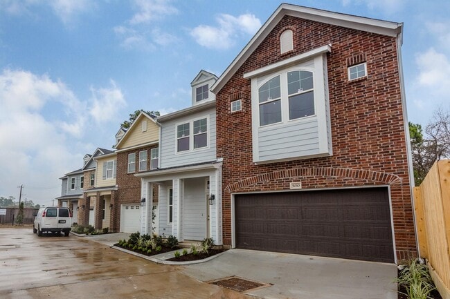 Building Photo - 5010 Ella Blvd