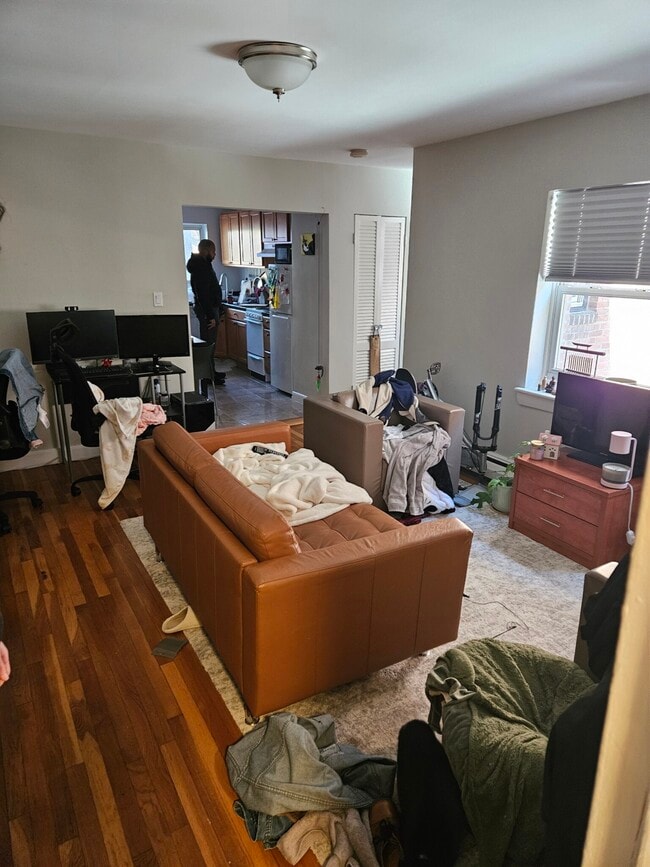 Photo - 194 Kelton St