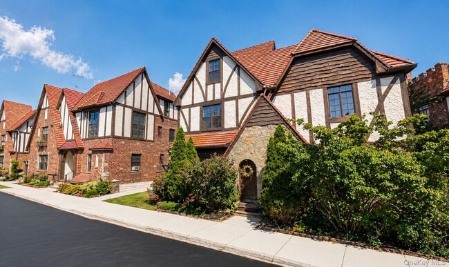 Building Photo - 189-30 37th Ave Unit 2