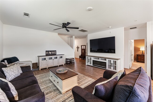 Building Photo - 21103 Sherrell Bay Dr