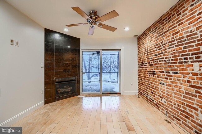 Photo - 1413 Anchor St