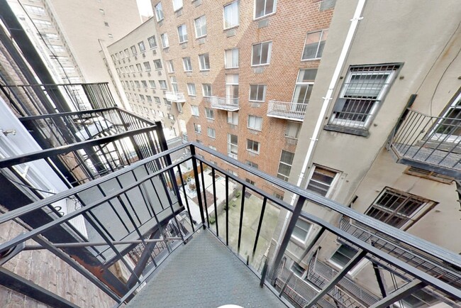 Photo - 221 E 23rd St Unit 20