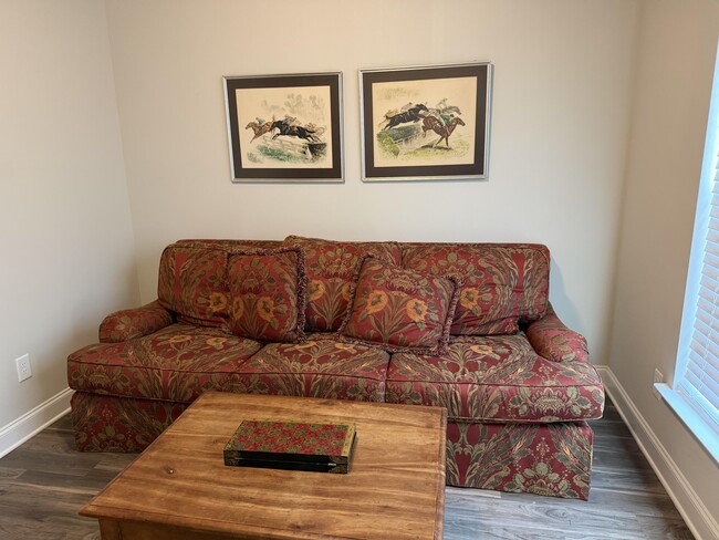 Photo - 352 Fox Haven Dr