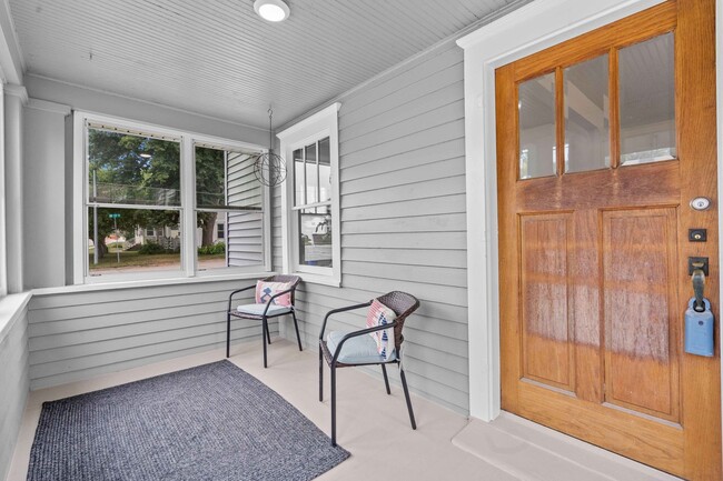 1621 Main St