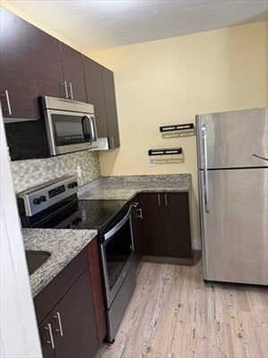 Photo - 43 Leavitt St Unit 2