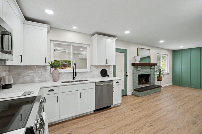 Photo - 2569 Richmar Dr