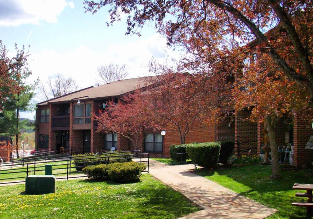 Emerald Hills Estates - Emerald Hills Estates Apartments
