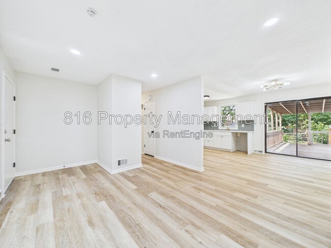 Photo - 11230 Corrington Ave