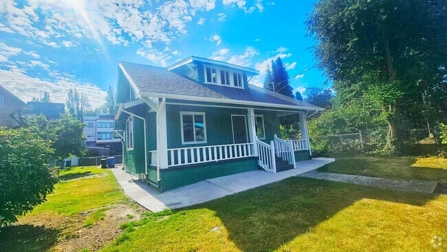 Building Photo - Charming 3-Bedroom Craftsman in Prime Seat... Rental