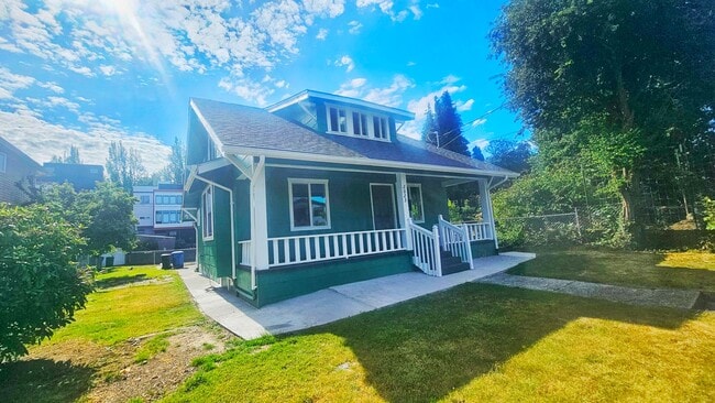 Charming 3-Bedroom Craftsman in Prime Seat... - Charming 3-Bedroom Craftsman in Prime Seat... Casa