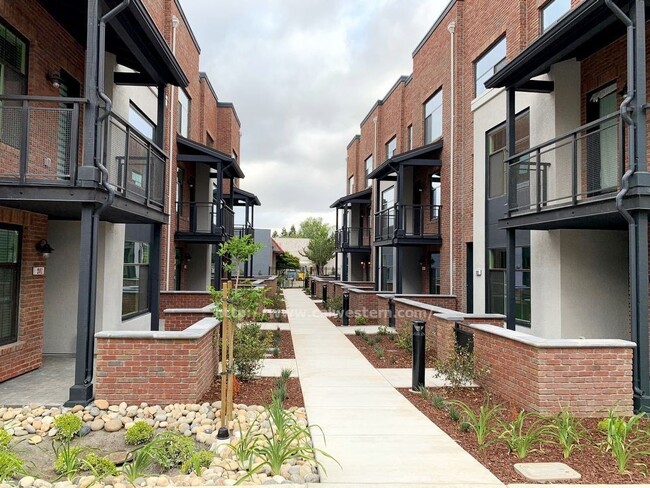 Photo - Built in 2019! Stunning 4/3.5 tri-level home minutes from Downtown Campbell!