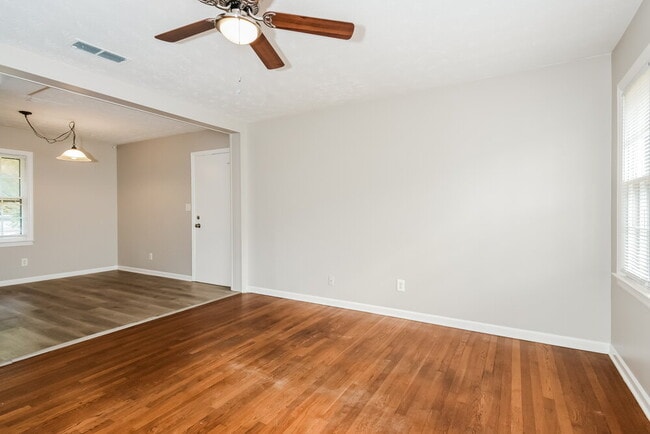 Photo - 4355 Donegal Cir