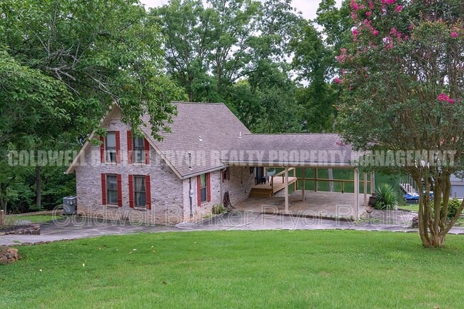 Photo - 165 Lakeshore Ct
