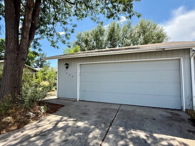 1620 Ranae Dr