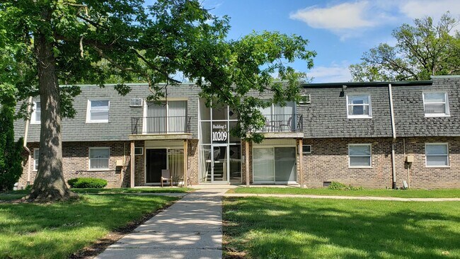 Building Photo - 10209 86th Terrace Unit 308