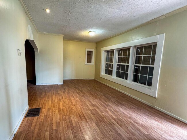 Photo - 1812 Princeton Ave SW