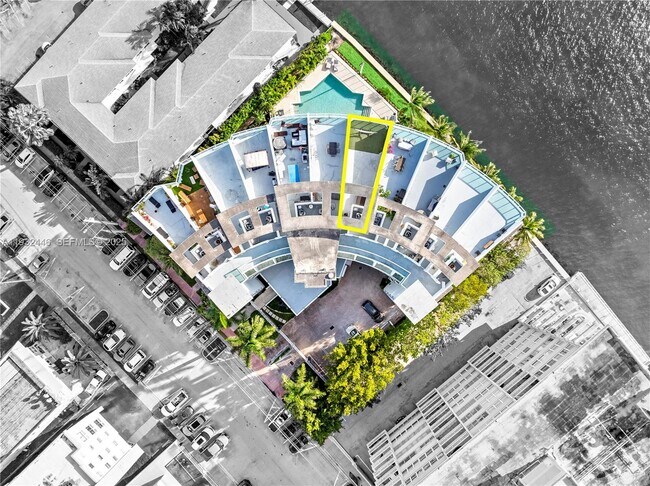 Photo - 2000 Bay Dr Unidad 204