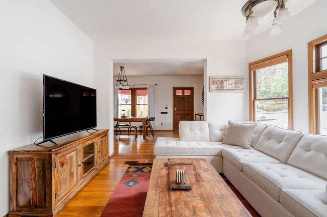 Photo - 1200 SW 20th Ave Unit ID1309856P