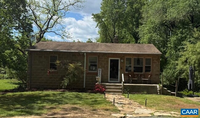 Building Photo - 301 Georgetown Ln