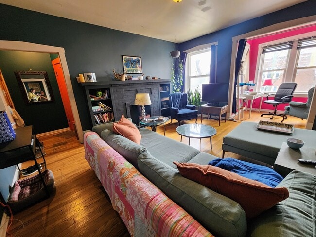 Photo - 2218 N St Louis Ave Unit 2