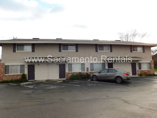 Building Photo - Talisman203 Unit D