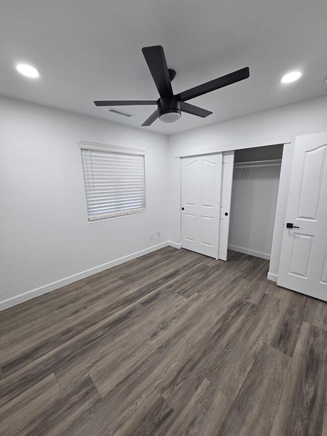 Photo - 5143 N Desert Ln