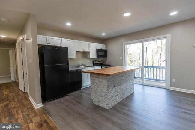 Photo - 462 Wild Rose Ln