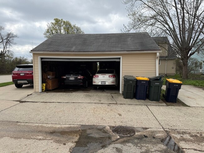 Building Photo - 10108 W Montana Ave Unit 10108 W Montana