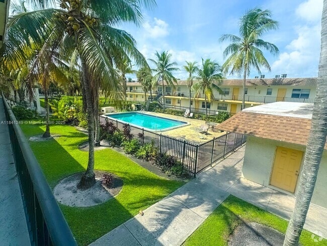 Building Photo - 4160 NW 21st St Unit 113F Rental