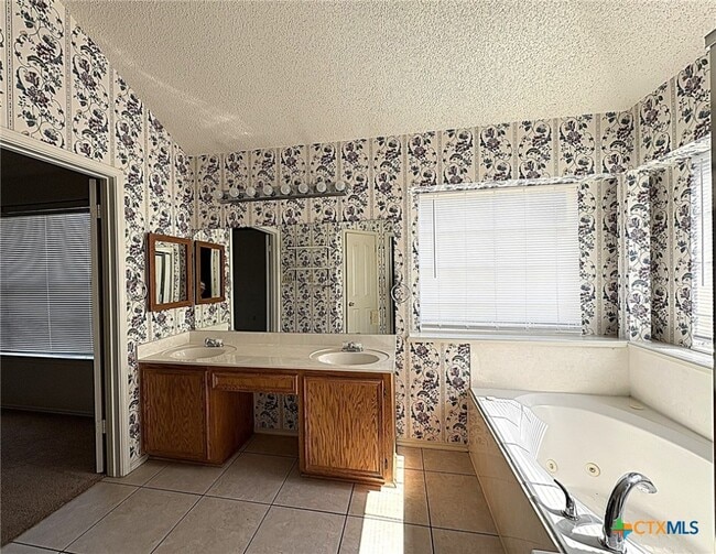 Photo - 607 Ottawa Dr