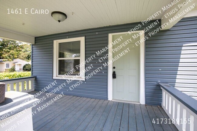 1461 E Cairo-