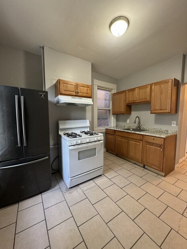 Unit 2 - 159 Bidwell Ave Apartments Unit 2