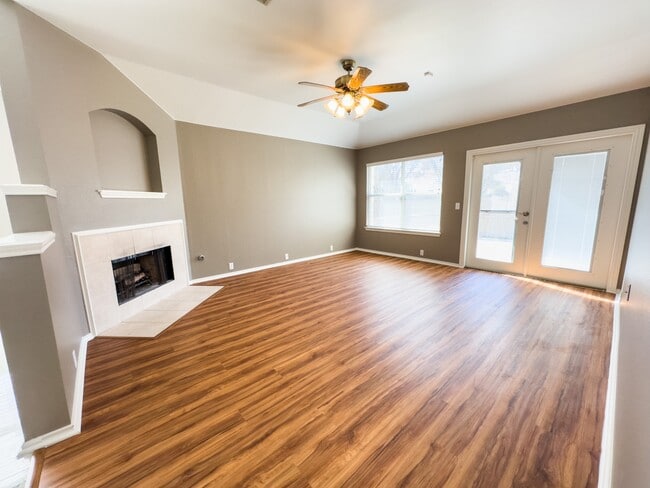 Photo - 2301 Drue Ln