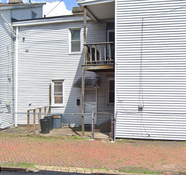 Photo - 2001 Larkins Wy Apartment Unit First Floor
