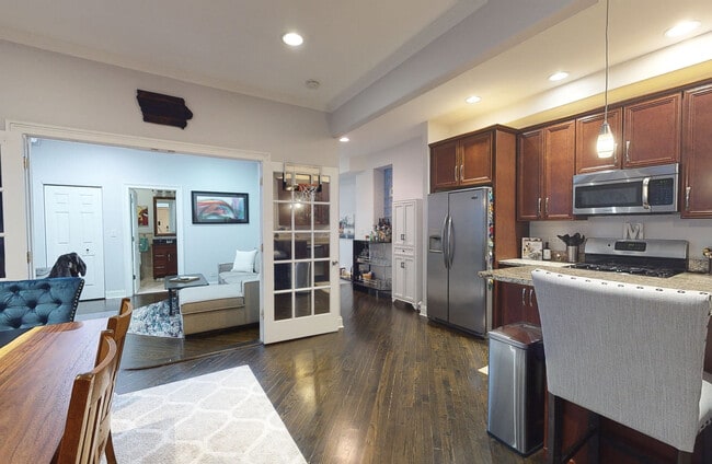 Photo - 2050 N Western Ave Unit 1W