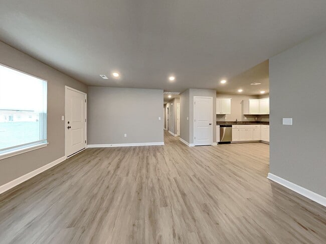 Photo - Charming 3Beds, 2Bath Home in Blue Springs with Garage Parking