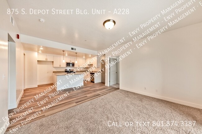 Photo - 875 S Depot St House