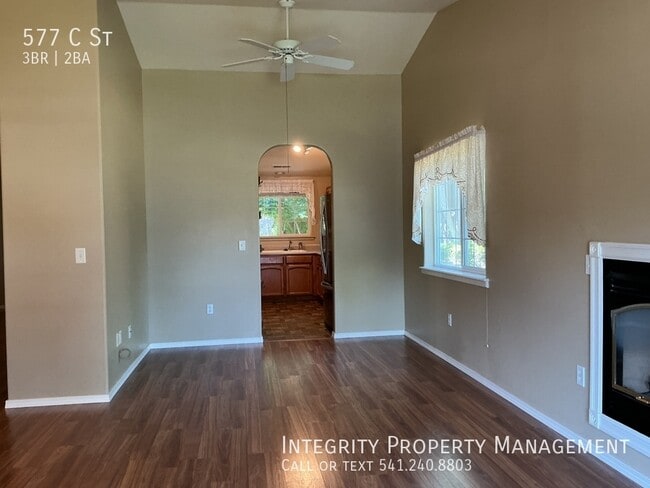 Photo - 577 C St