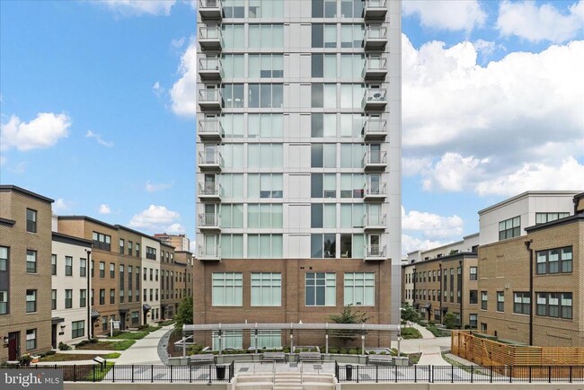 Building Photo - 925 N Fairfax St Unit 311