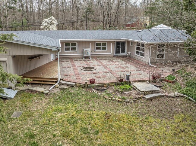 Photo - 141 Gurleyville Rd