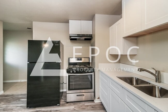 Photo - 205 Loch Lomond Dr