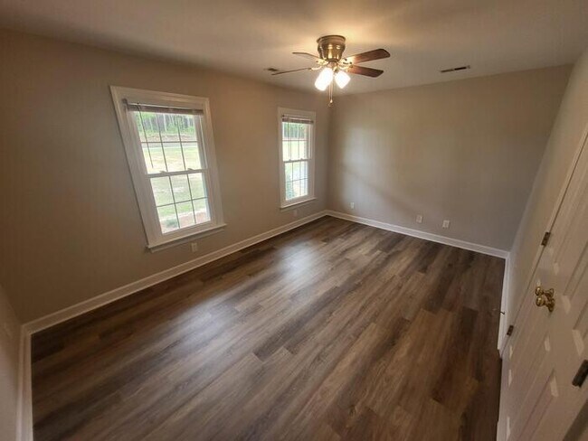 Photo - 645 Gardner Rd