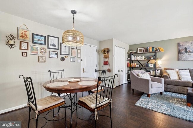 Photo - 1020 N Stafford St Unit 311